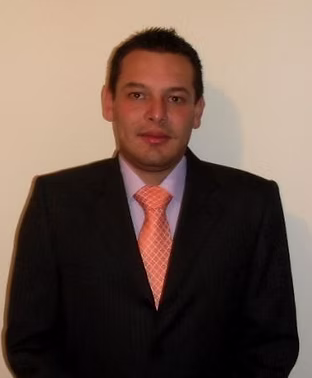 Mauricio Correa - Secretario